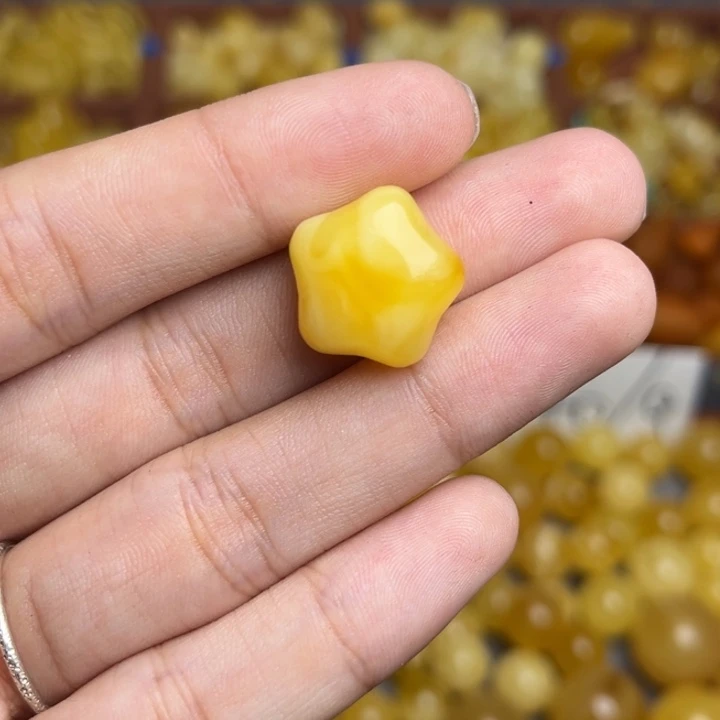 蜜蜡未镶嵌珠宝奇石鸡油黄满蜡妖花俏色五角星