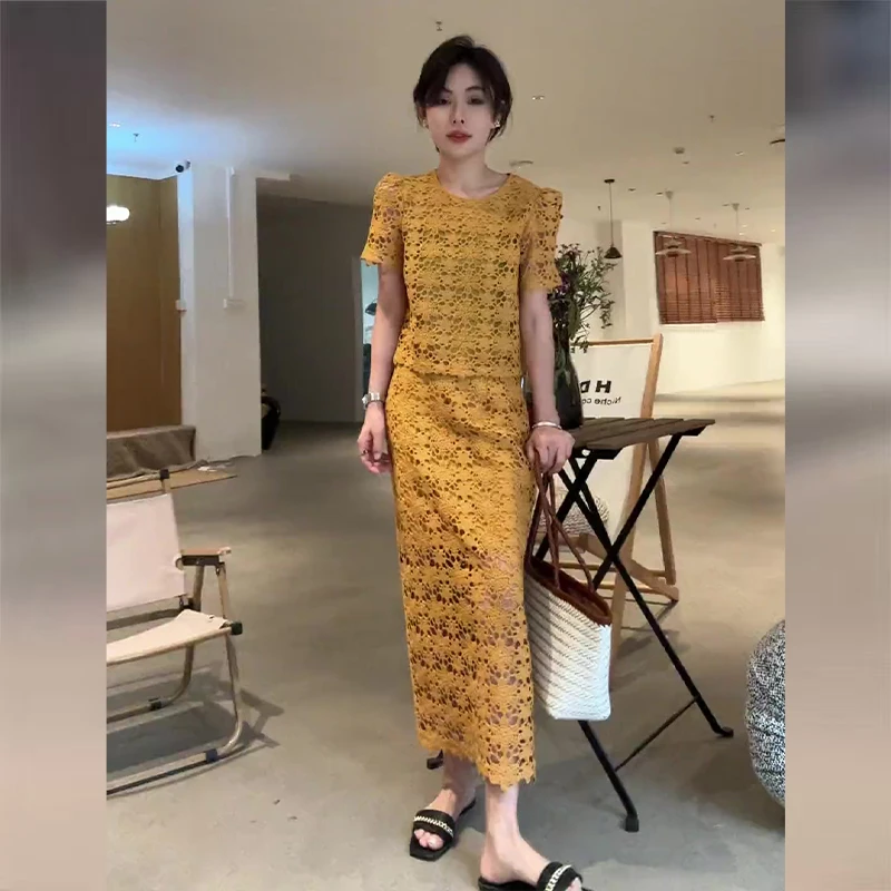 小香风黄色镂空上衣半身裙两件套女2025新款爆款夏日绝美套装穿搭