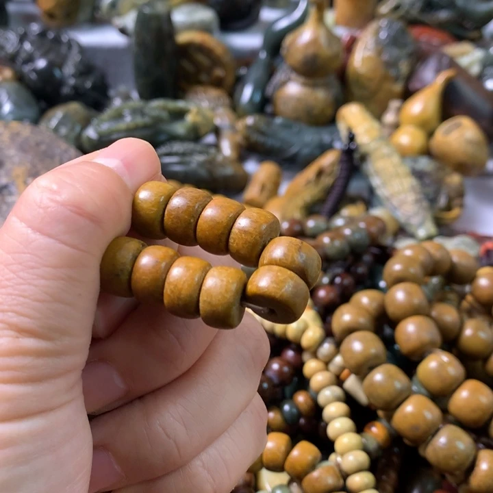 未镶嵌岫岩河磨玉（透闪石质玉）笔搁半****鸭