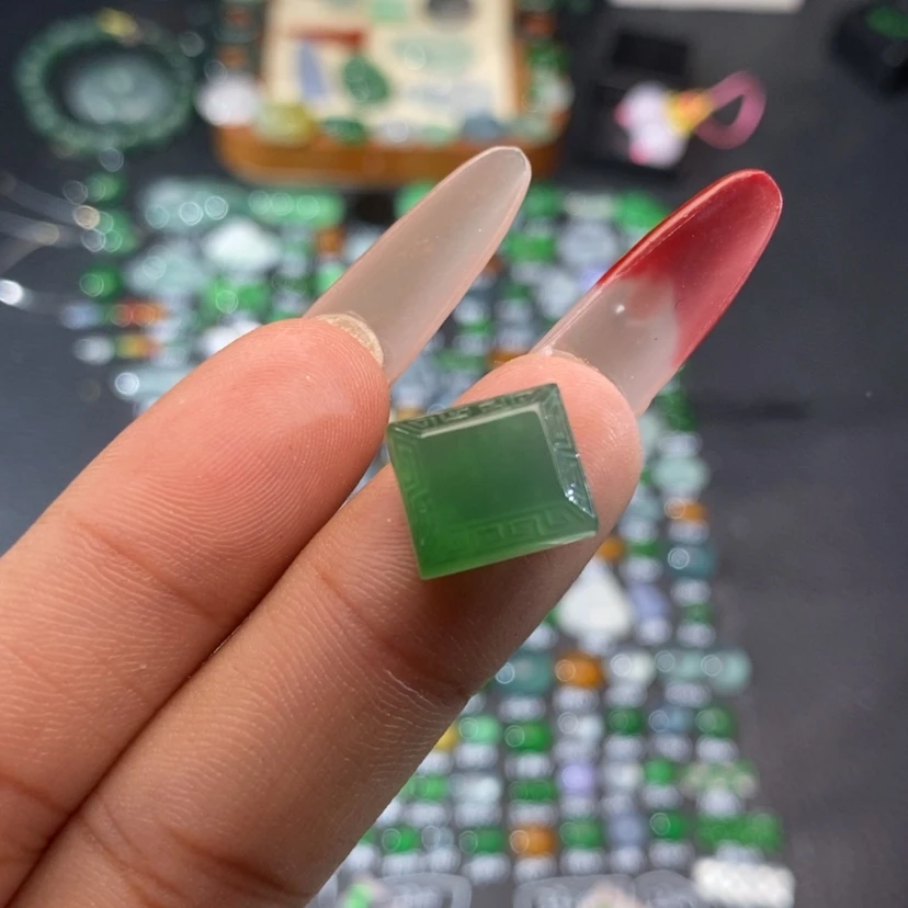 【闪购商品】翡翠挂件未镶嵌方块