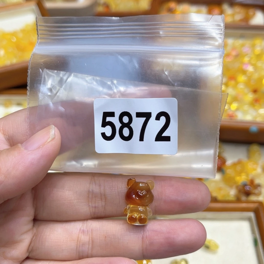 未镶嵌琥珀珠宝奇石