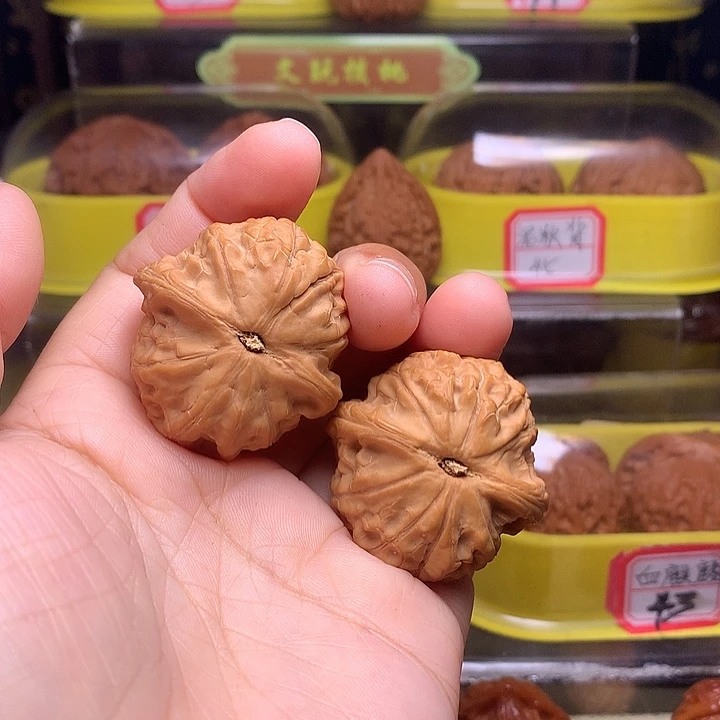 吊坠文玩核桃鱼籽纹