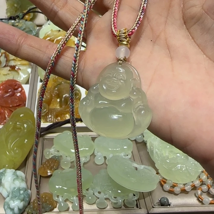 蛇纹石玉吊坠未镶嵌