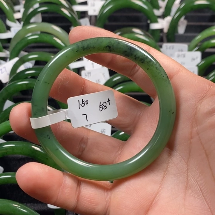 和田玉（碧玉）手镯未镶嵌58+