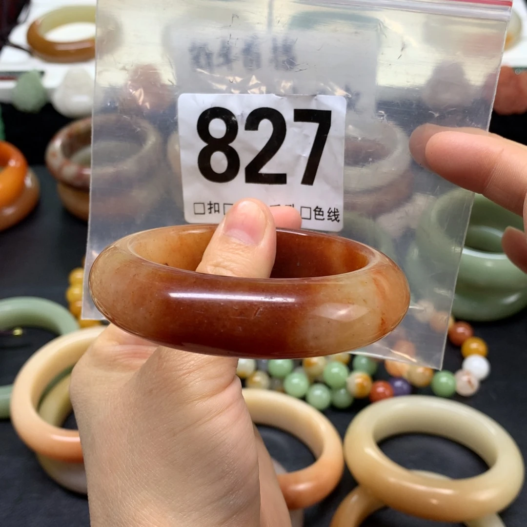 石英质玉手镯未镶嵌恋***?