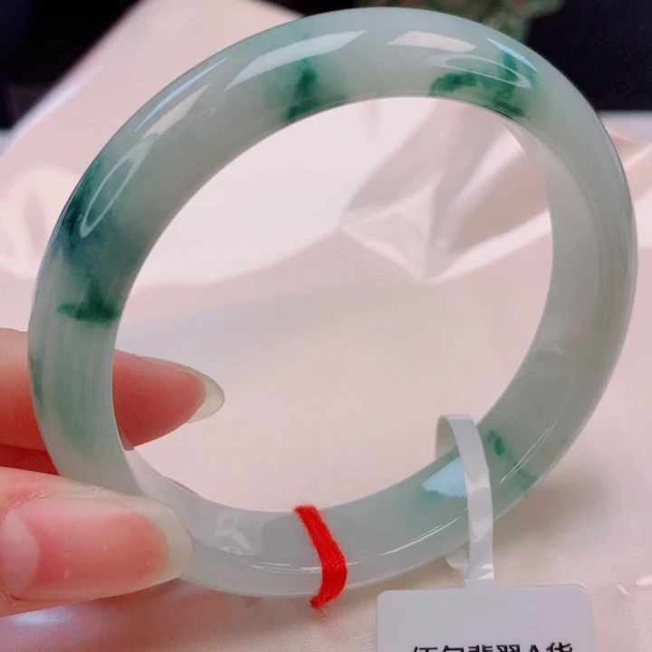 翡翠未镶嵌手镯56圈