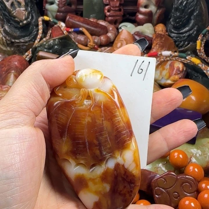 未镶嵌透闪石质玉珠宝奇石