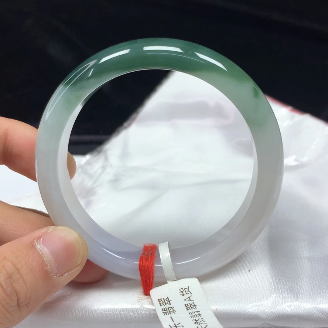 翡翠手镯（圆镯）未镶嵌57.5