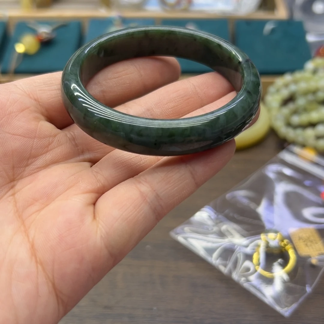 和田玉未镶嵌手镯53.5圈围1567