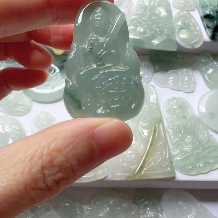 翡翠未镶嵌颈饰翡翠