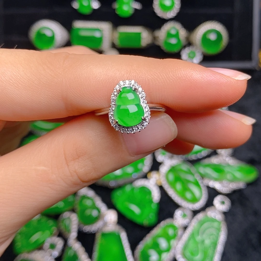 未镶嵌戒指翡翠戒指