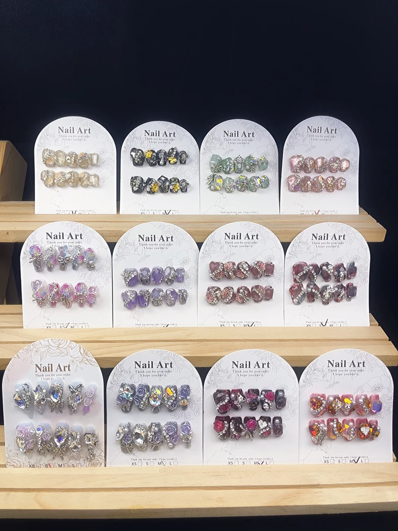 纯手工穿戴甲，NO退NO换，拍下勿跑单，无售后中长款彩色