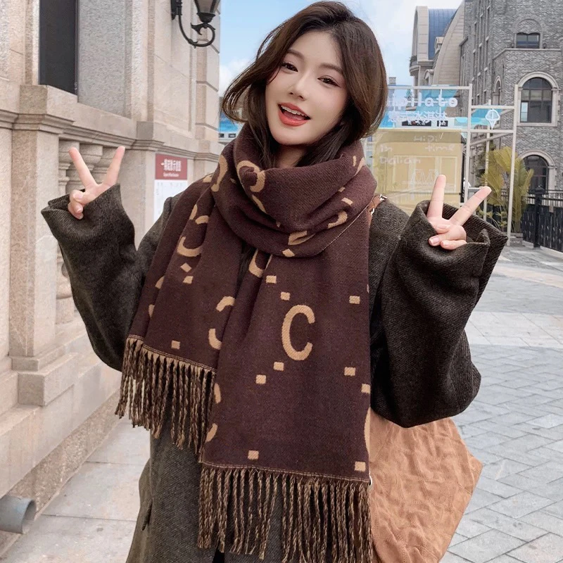 2025新款韩版复古冬天字母围巾女披肩双面保暖围脖百搭新款围巾
