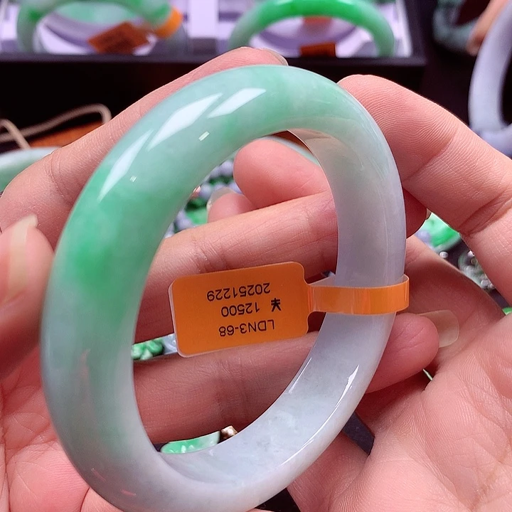 未镶嵌手镯翡翠翡翠