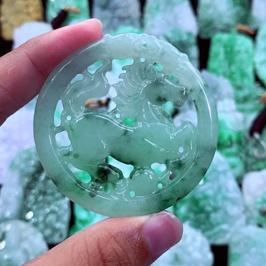 吊坠(不含链)未镶嵌翡翠