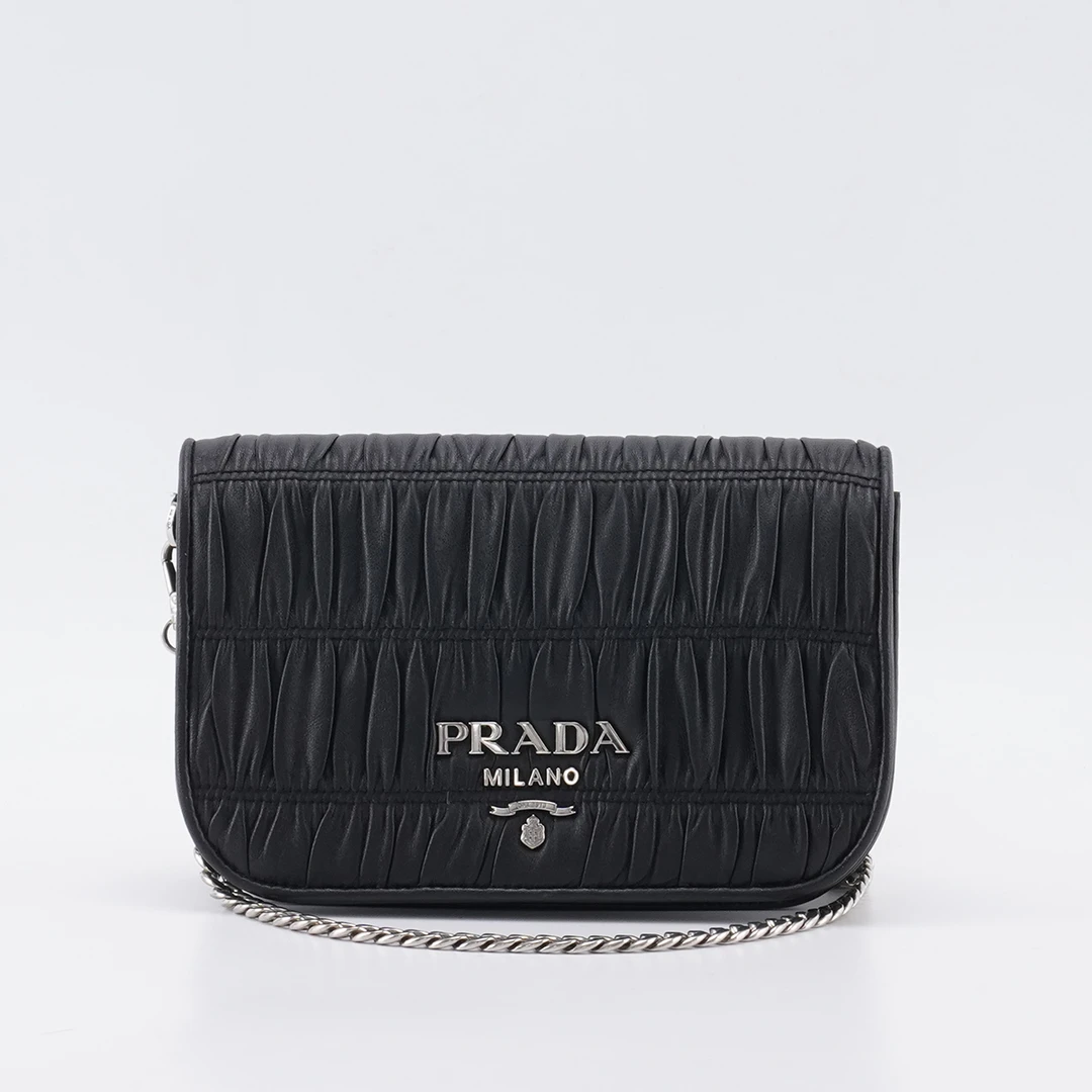 95新 Prada/普拉达 【白菜】褶皱款 黑银 羊皮 链条包/BGD401390061