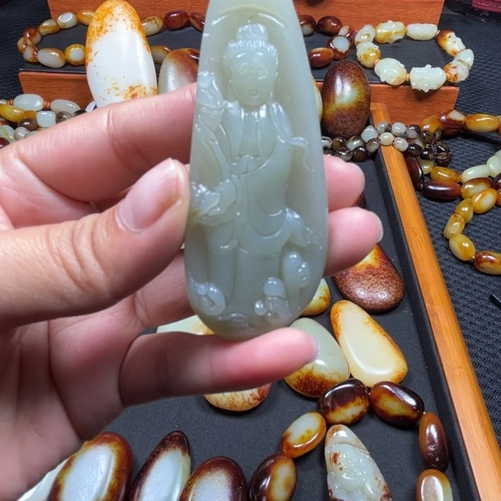 和田玉未镶嵌颈饰