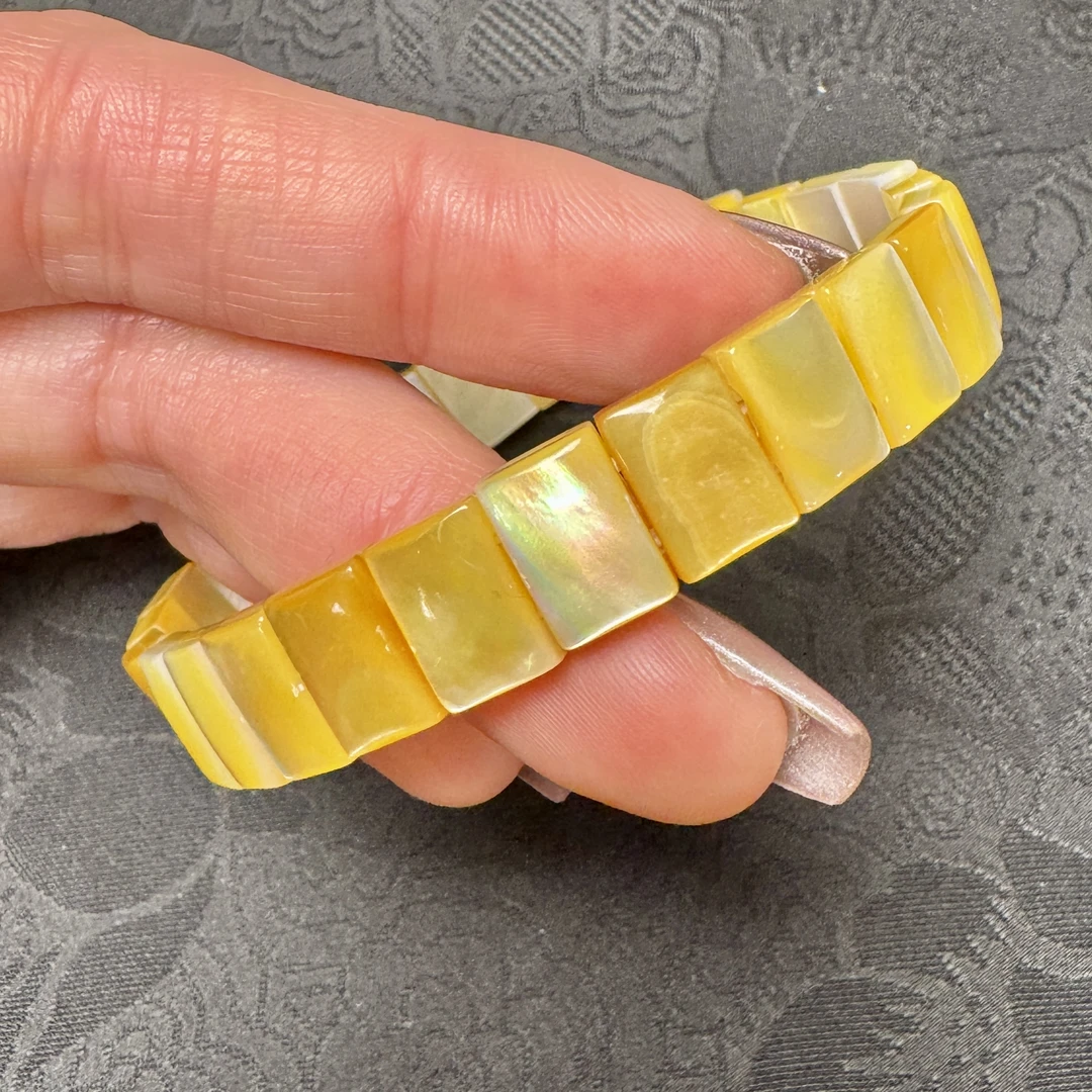 非金属玻璃手镯 金蝶贝手镯（多样性发其一）