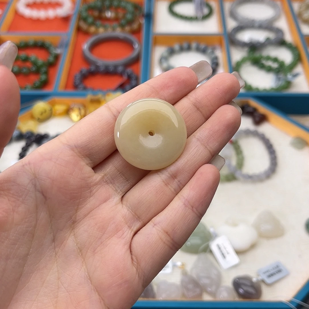 和田玉未镶嵌颈饰w38俄料平安扣