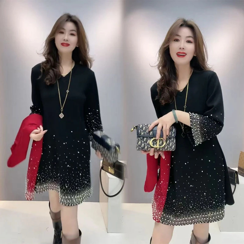 秋冬新款连衣裙女新年战袍重工烫钻时尚气质V领红色裙子
