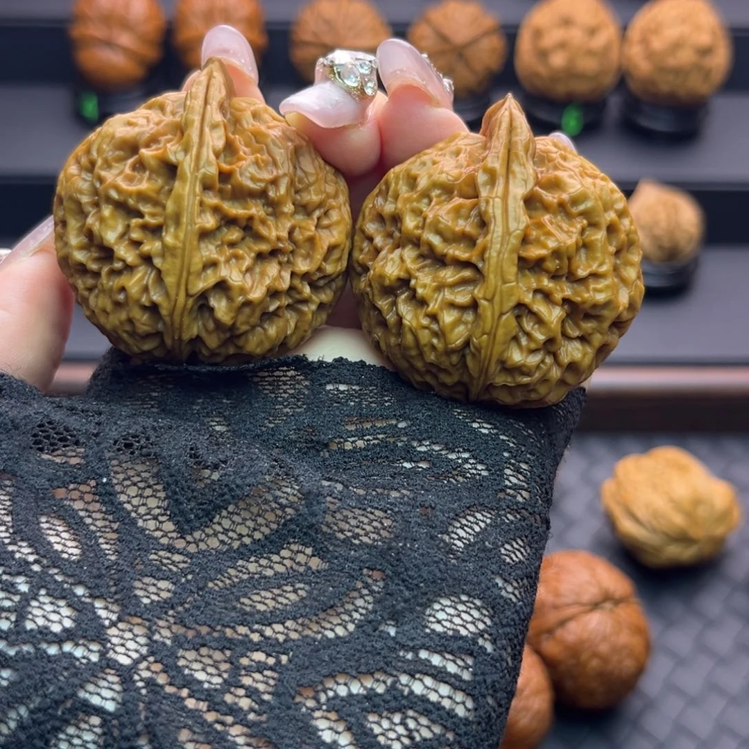 把件文玩核桃粗筋龙纹