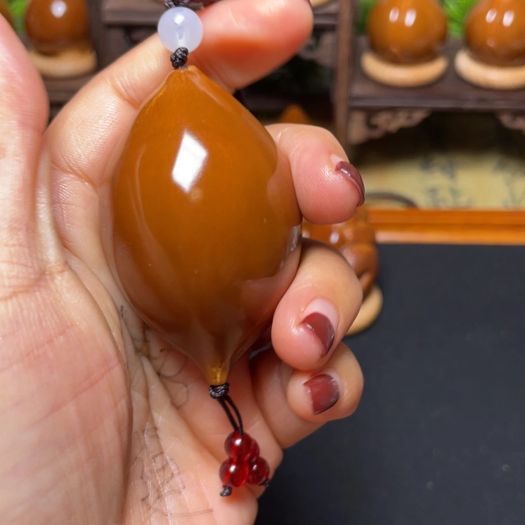 橄榄核吊坠一线天37穿配