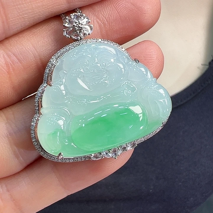 翡翠18K金镶嵌颈饰吊坠