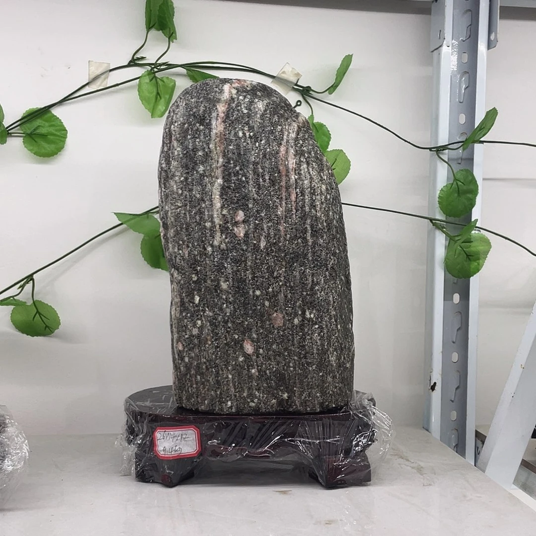 吴***少石材靠山石平安石摆件
