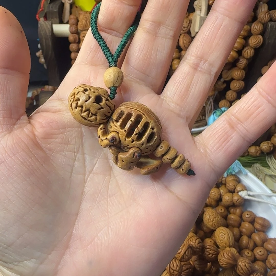 小***e手串桃核桃核恐龙