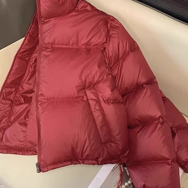 2025年冬季网红洋气炸街女装厚款短款立领保暖棉衣棉服酒红色外套