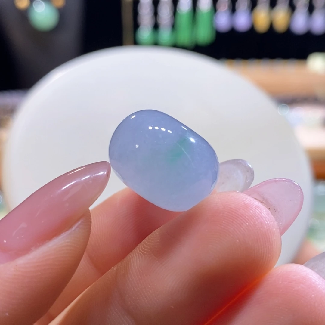 翡翠足银镶嵌吊坠(不含链)翡翠春彩苹果珠放漏买断价（不退换）