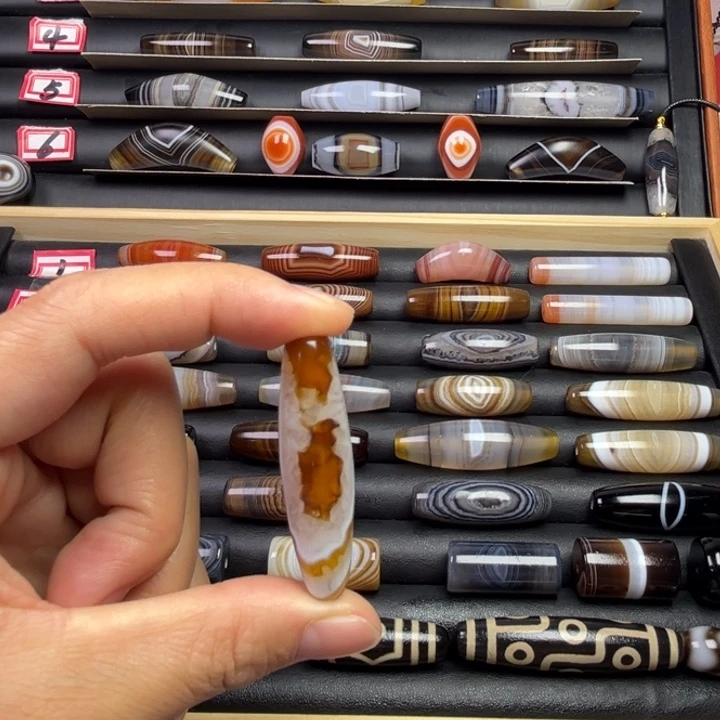 摩***兔玛瑙/玉髓未镶嵌颈饰