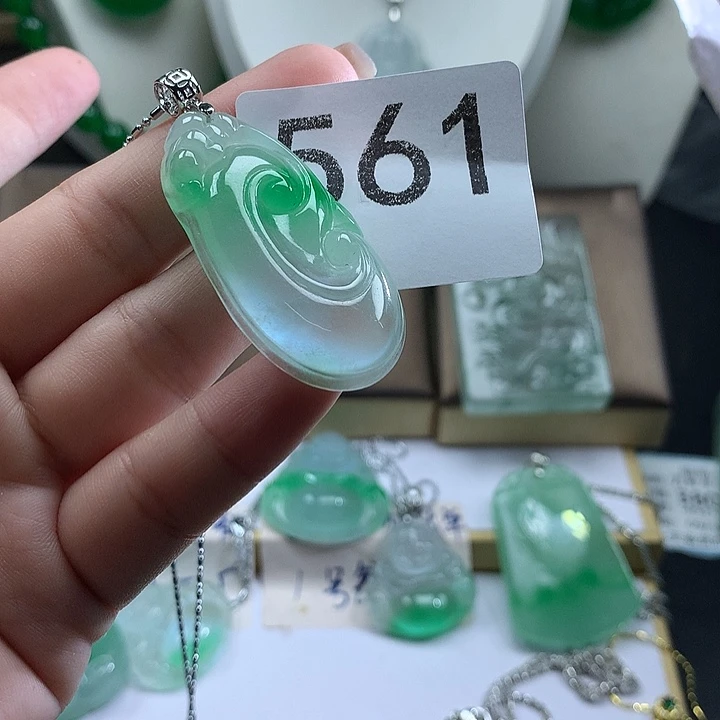 吊坠(赠链)未镶嵌翡翠