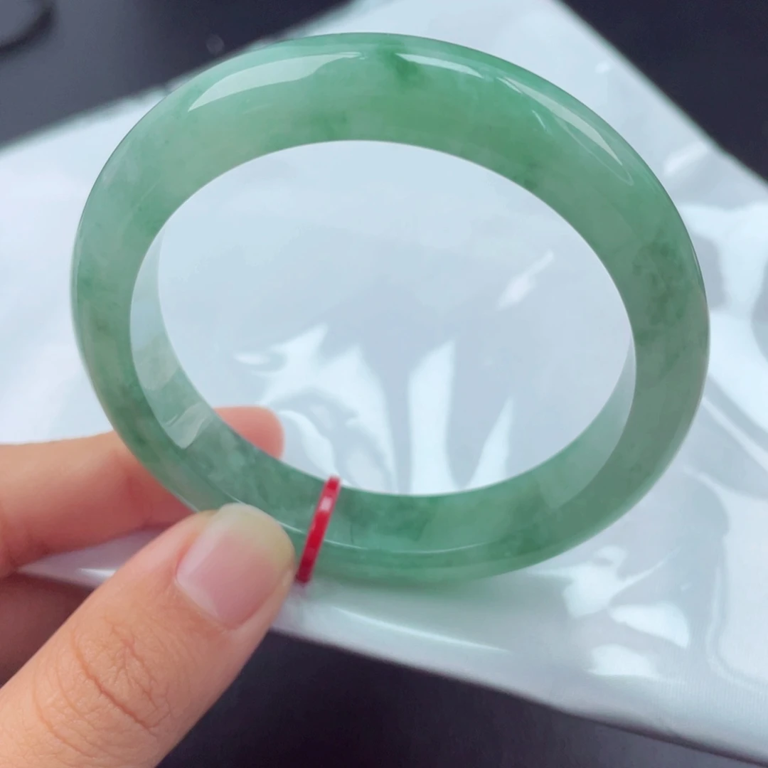 翡翠手镯未镶嵌5455正圈