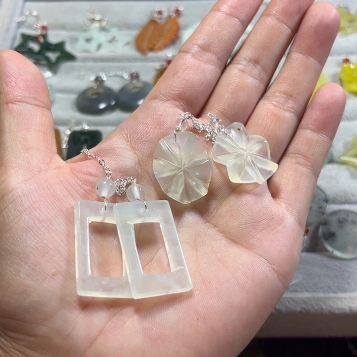 蛇纹石玉合金耳饰