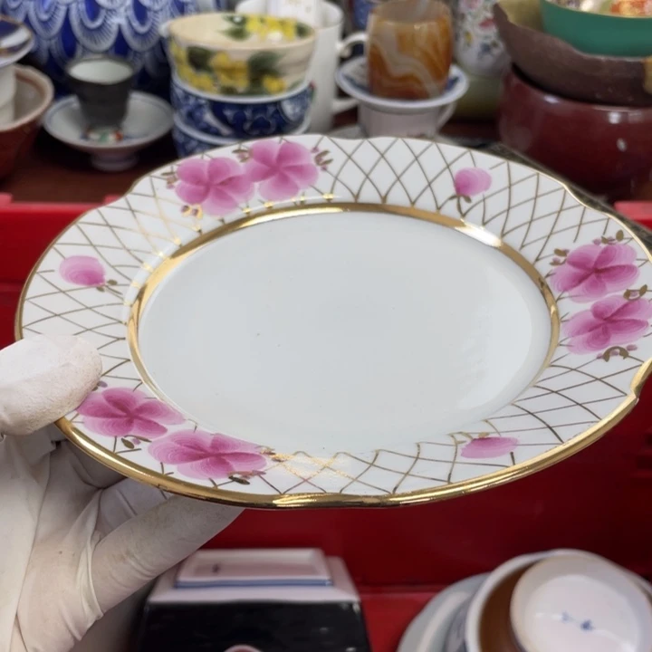 他家瓷器真美…开播了