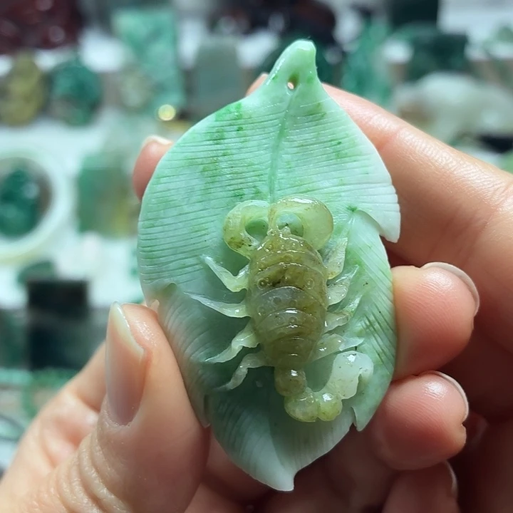 独山玉未镶嵌吊坠