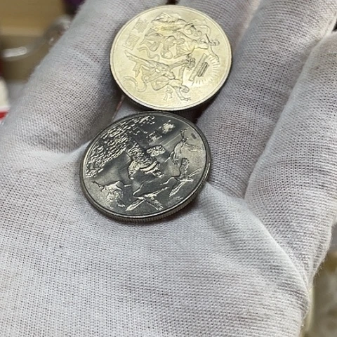 用***3其他普通金属华表和欢庆各一枚，，，，，