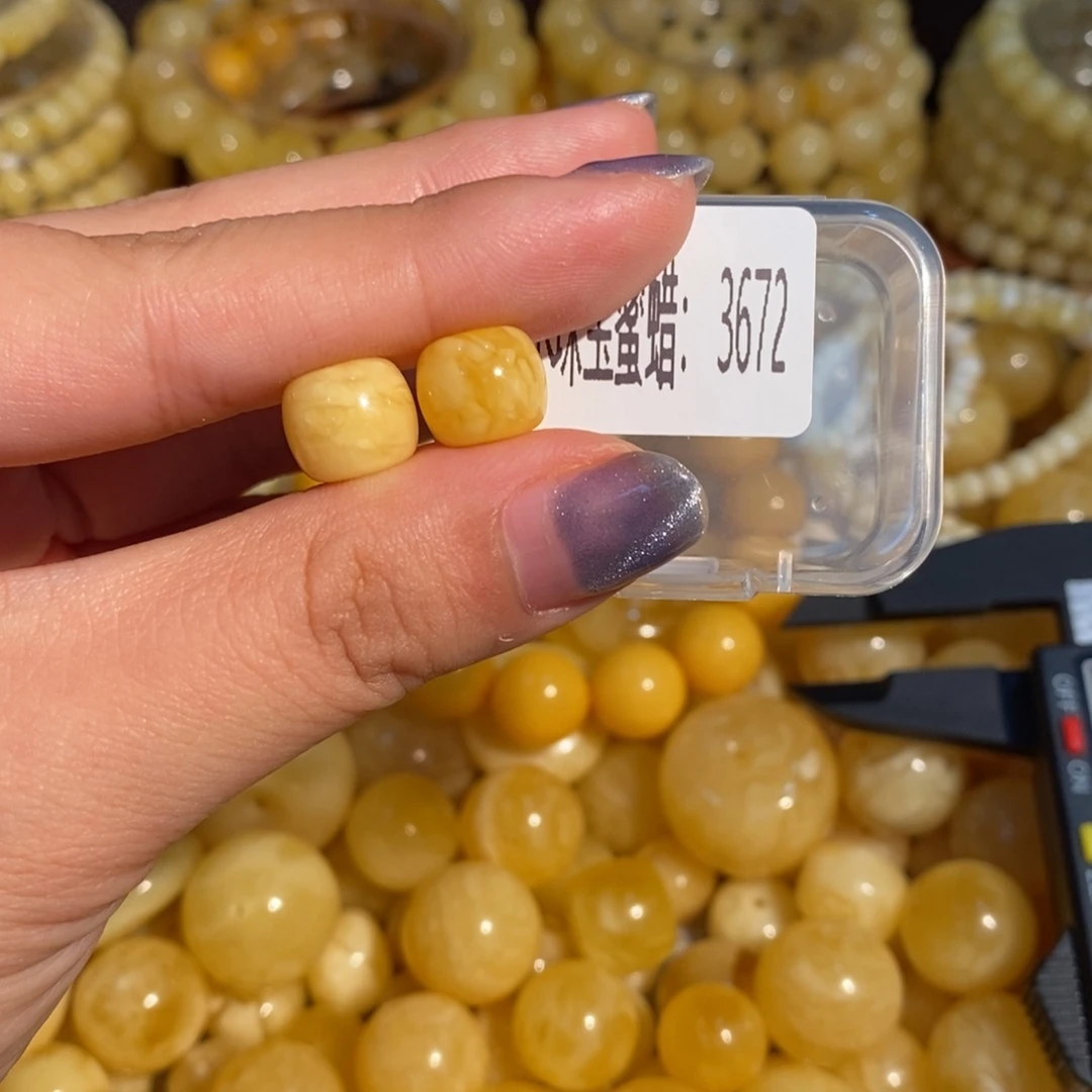 琥珀未镶嵌珠宝奇石3672