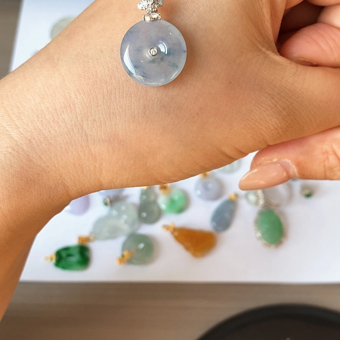 翡翠颈饰18K金镶嵌扣子