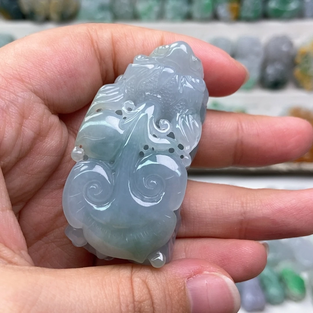 翡翠未镶嵌吊坠(赠链)