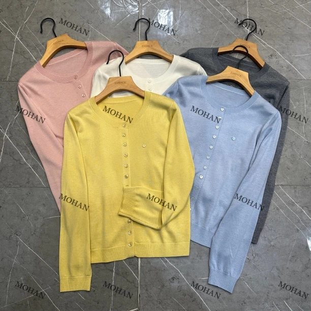 【墨涵精选】韩版简约圆领百搭减龄显瘦休闲开衫8980