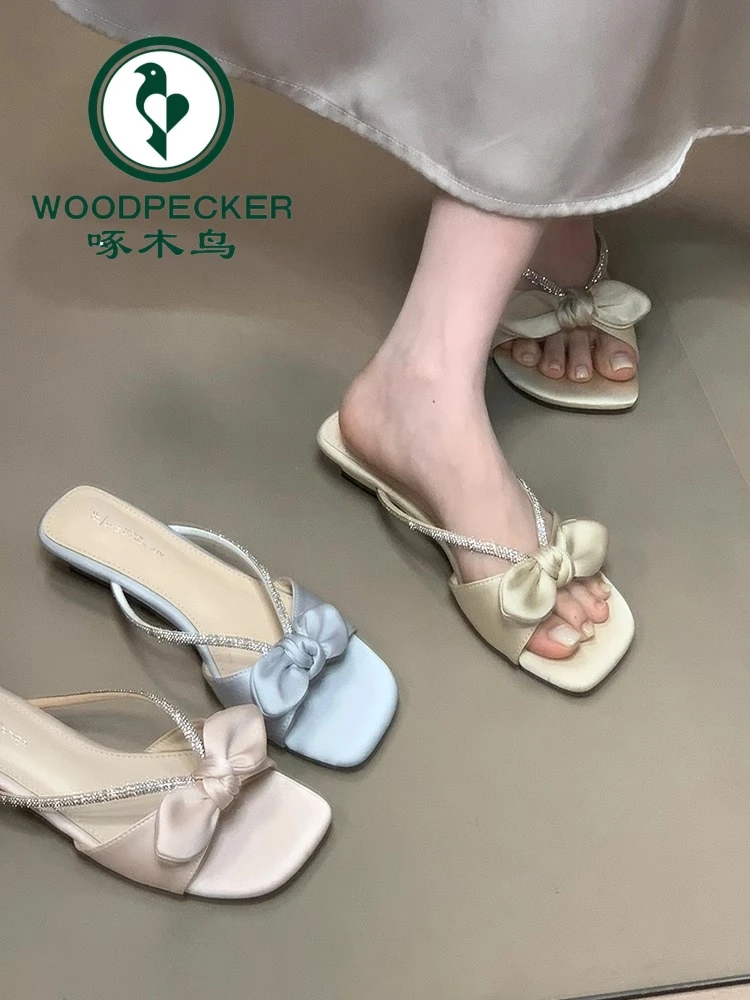 啄木鸟粗跟水钻法式凉拖鞋女外穿2025夏季新款配裙子蝴蝶结凉鞋