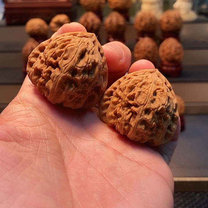 把件桃核41尺等腰三角白