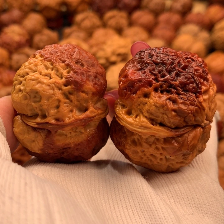 文玩核桃吊坠45………..