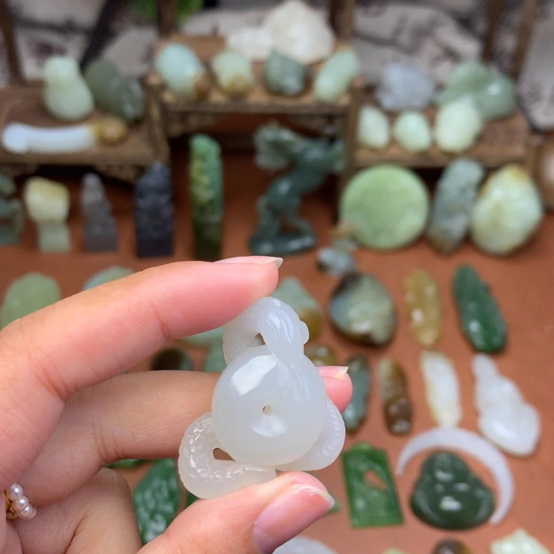 和田玉未镶嵌挂件