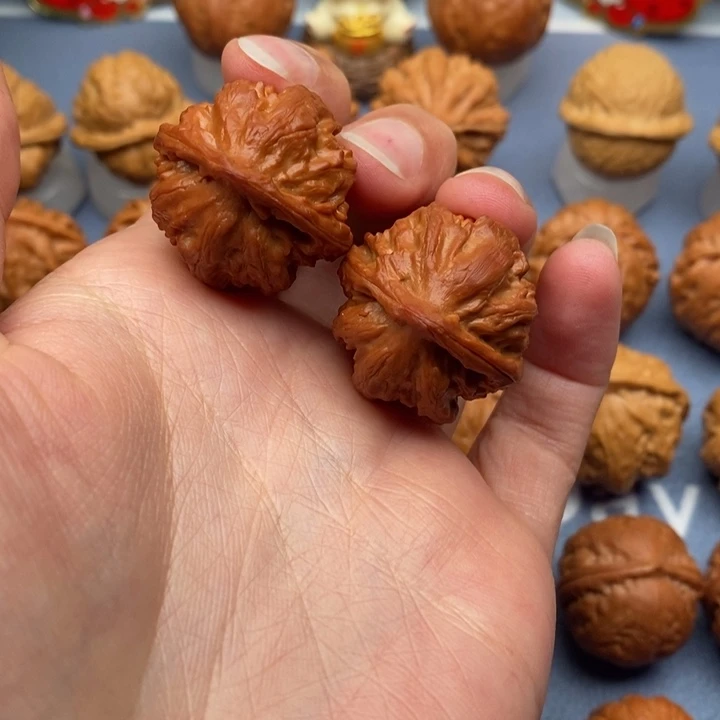 文玩核桃把件八棱粗筋