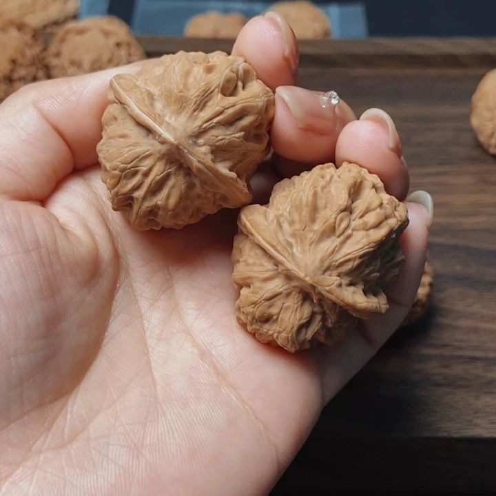 ****Q文玩核桃吊坠门头沟