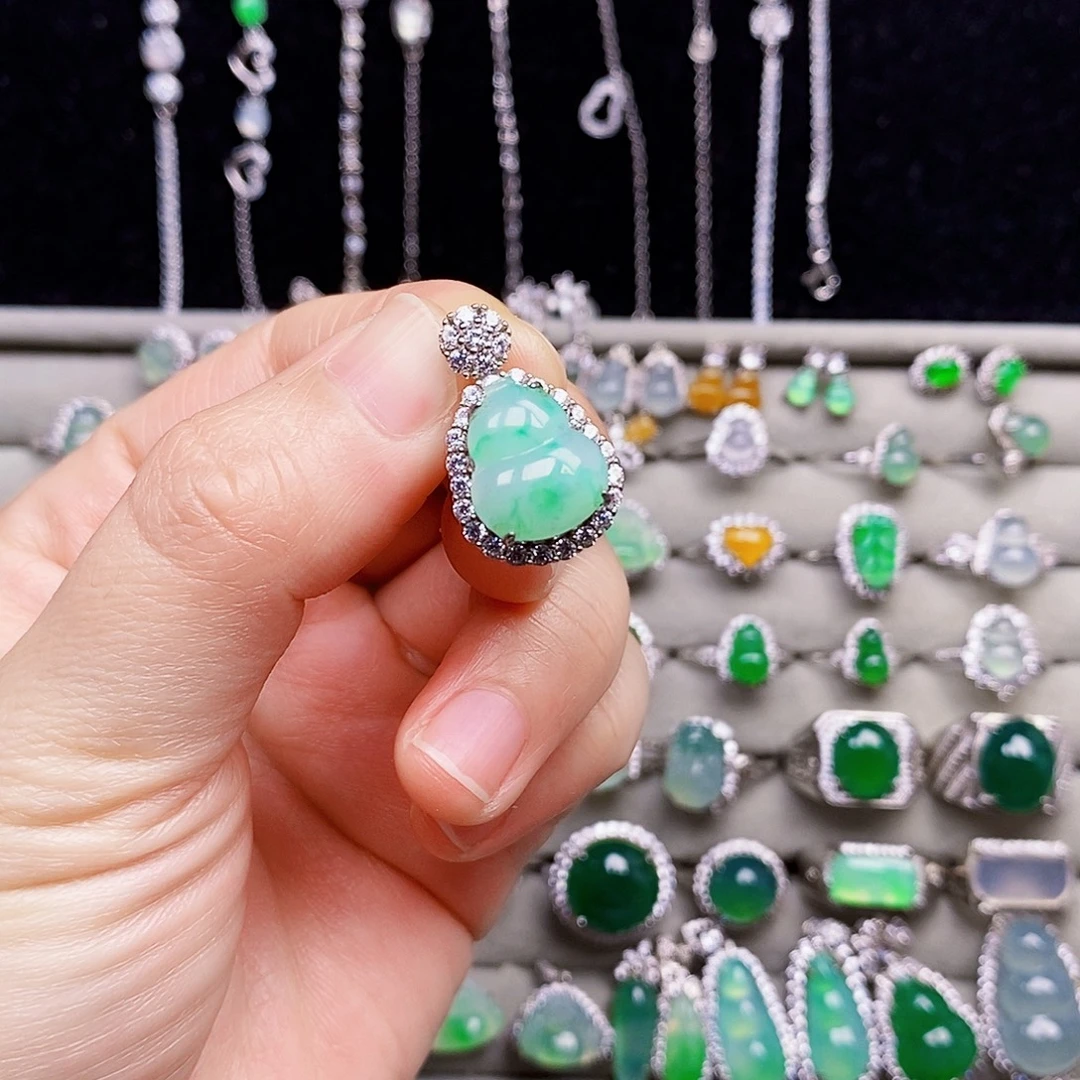 翡翠银S925镶嵌颈饰葫芦