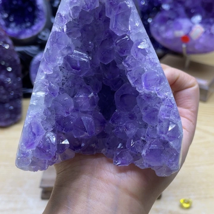 未镶嵌水晶大型摆件（非配饰）